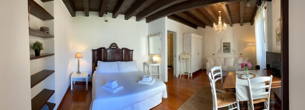 Bed and Breakfast Il Giardino Segreto Iseo Habitación foto